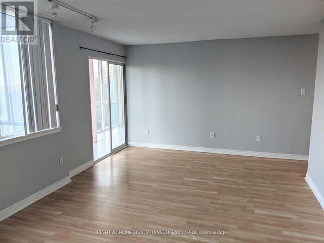 Building Photo - 350 Webb Dr