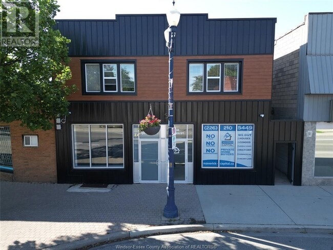 Building Photo - 808 Ottawa St