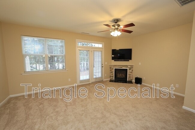 Foto del edificio - 8227 Martello Ln