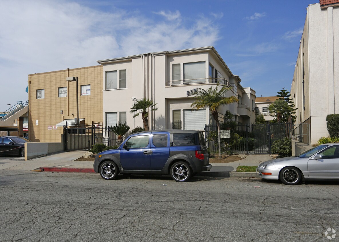 Building Photo - 215 W Lomita Ave