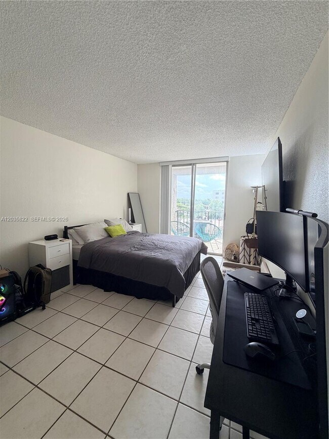 Building Photo - 2903 N Miami Beach Blvd