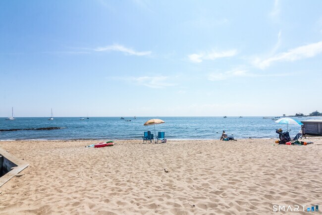 Foto del edificio - 116 Overshore Dr E