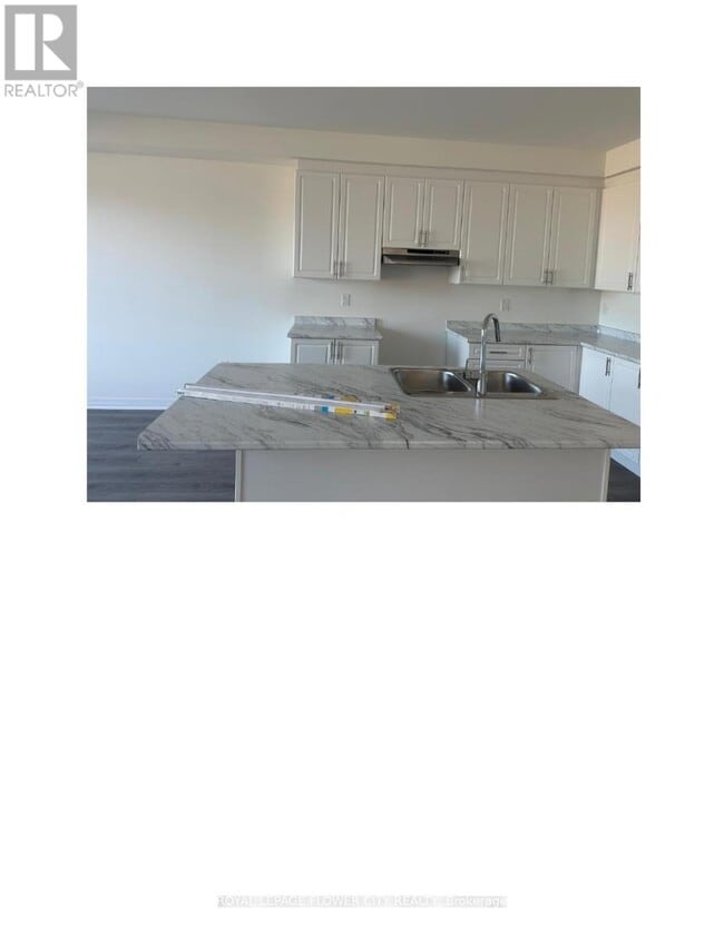 Building Photo - 5 Sagewood Ave