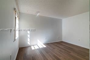 Building Photo - 3 br, 2.5 bath Townhome - Woods Landing