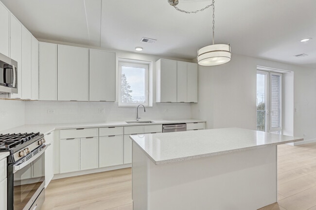 Building Photo - 9201 N Milwaukee Ave