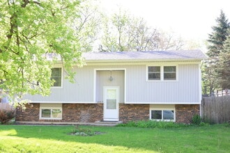 Building Photo - 5412 E Wonder Lake Rd