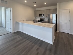 Building Photo - Linden Lofts