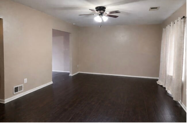 Foto del edificio - 1338 Passage Dr