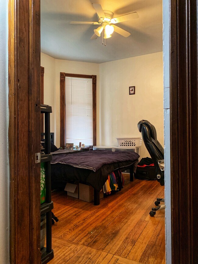 Foto del edificio - 1334 Wealthy St SE