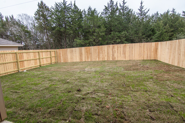 Building Photo - Oakwood Forest - 2080 Oakwood Forest Drive...