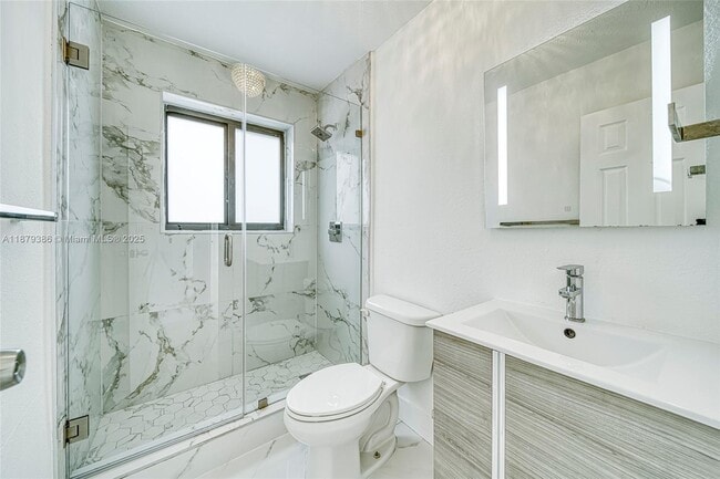 Foto del edificio - 6431 Scott St