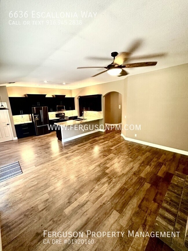 Foto del edificio - 6636 Escallonia Way