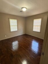 Building Photo - 2450 N Lynwood Dr