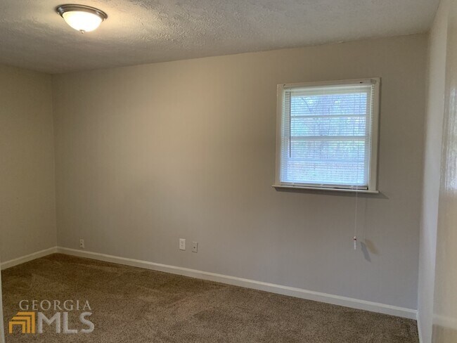 Building Photo - 6211 Florrie Dr