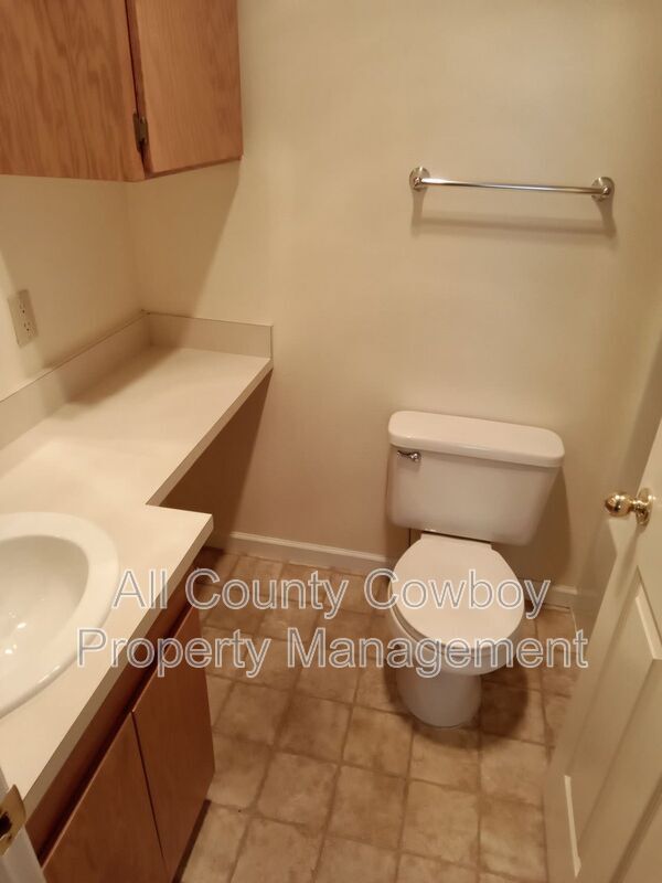 509 E Curtis St Unit Apt. 202, Laramie, WY 82072 Condo for Rent in