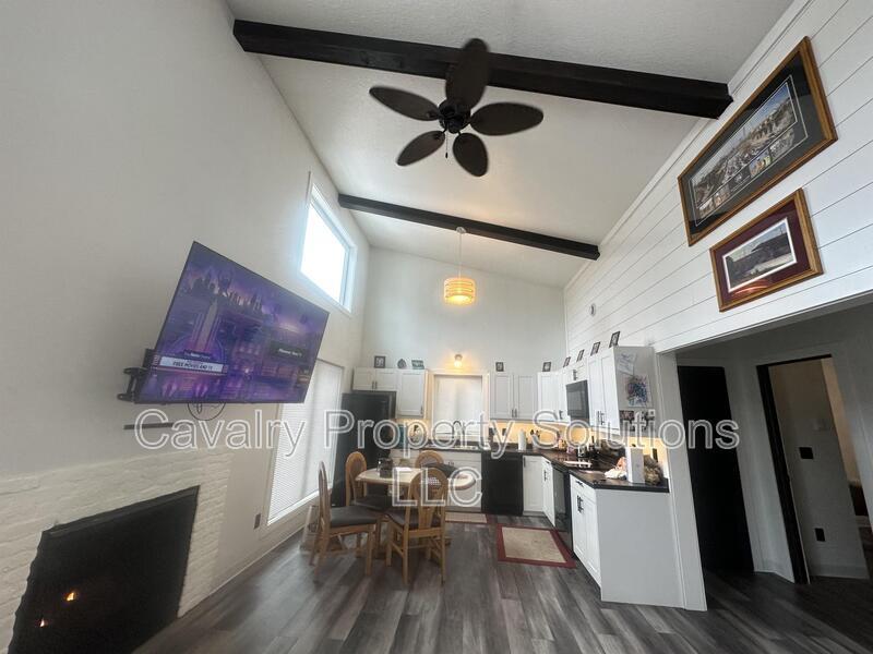 Foto principal - 4213-4213 Trinity Rd