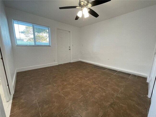 Foto del edificio - 632 SW 6th Ter