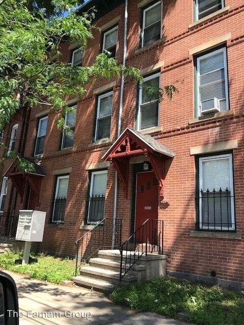 Building Photo - 127-129 Howe St