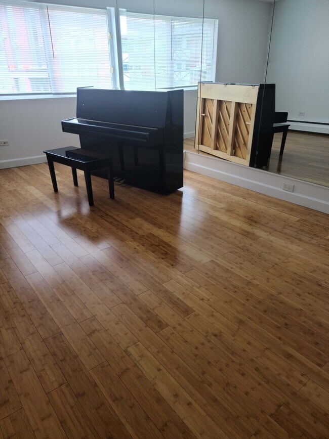Foto del edificio - 9500 Glenlake Ave