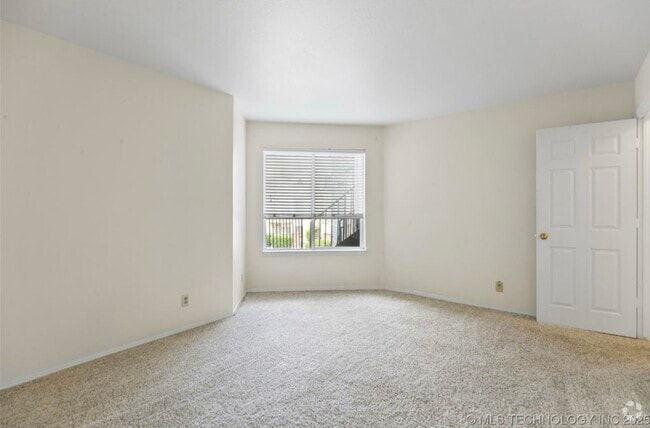 Building Photo - 1802 E 66th Pl