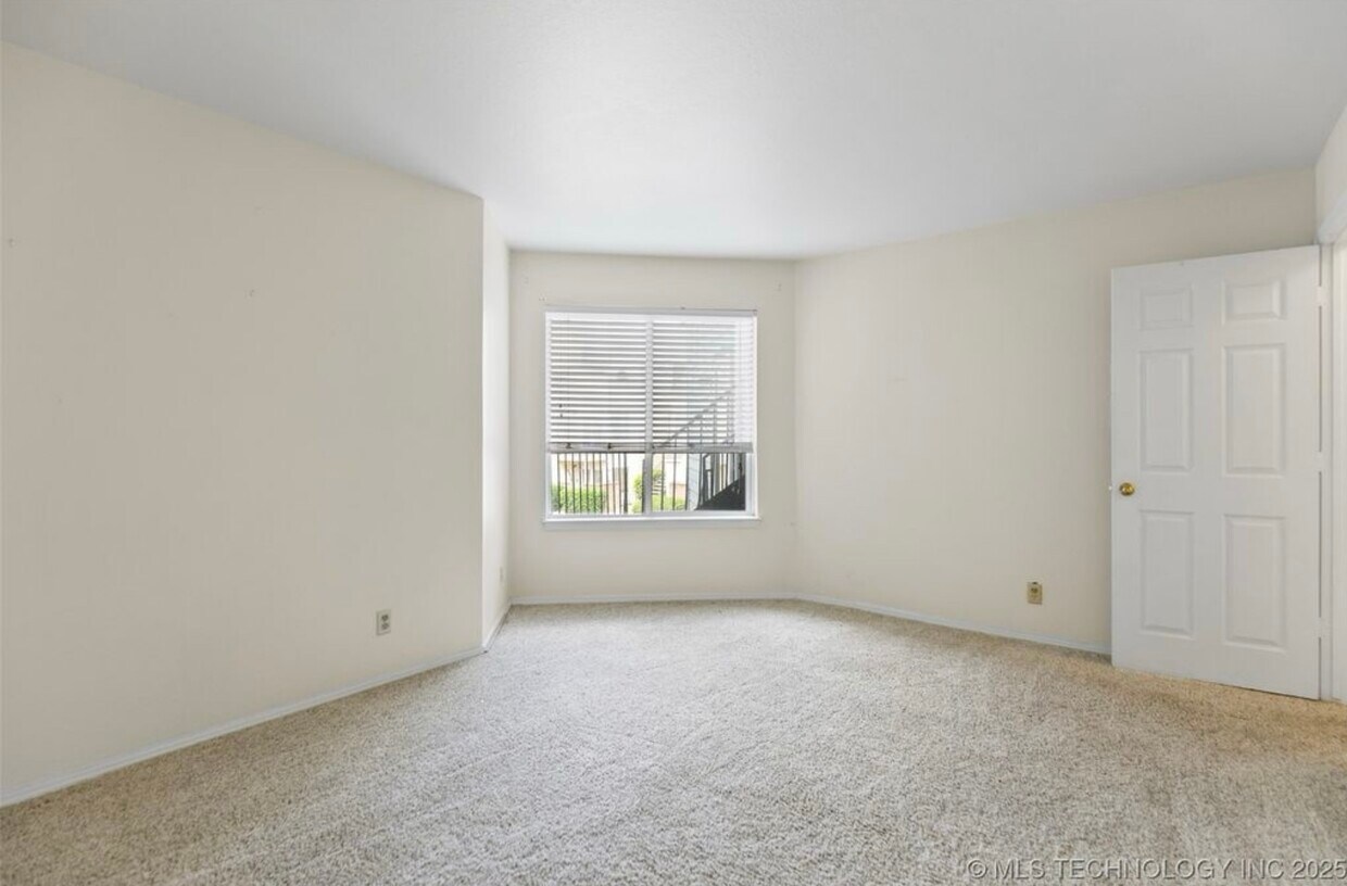 Foto principal - 1802 E 66th Pl