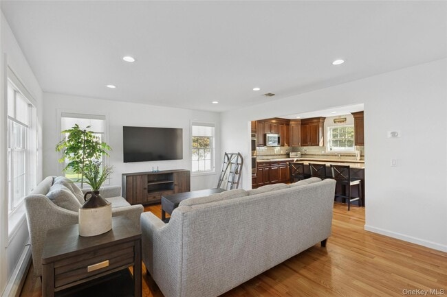 Building Photo - 16 Mastro Ct