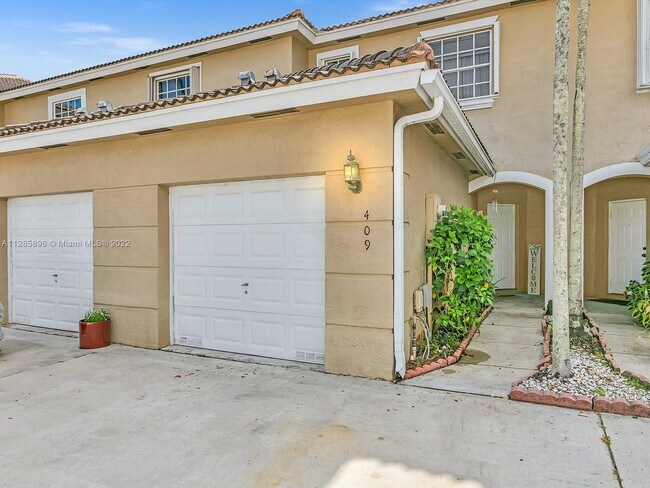 Building Photo - 409 SW 120th Ave