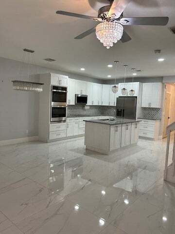 Foto del edificio - 1305 Lucaya Dr