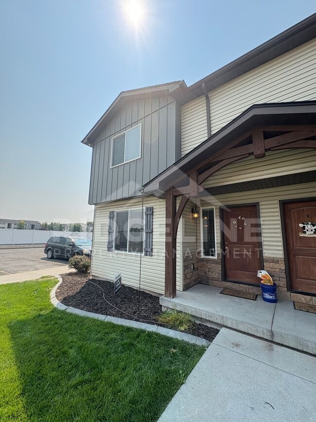Building Photo - 470 Sunflower Rd