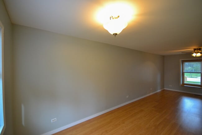 Building Photo - 3190 Andover Ct