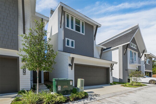 Foto del edificio - 7609 Victory Reserve St