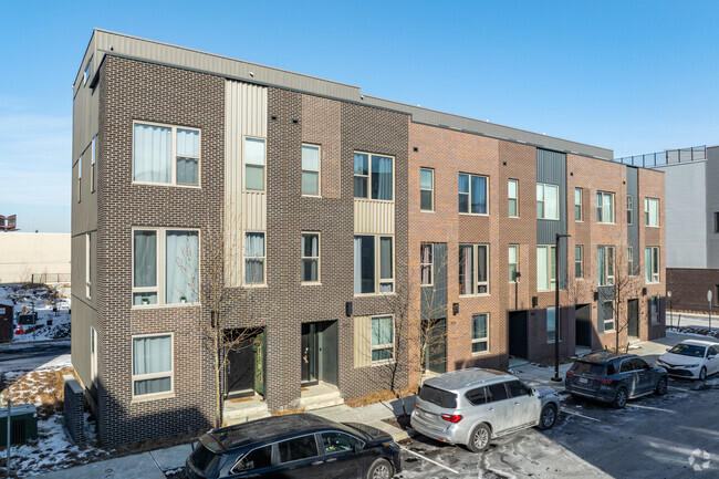 Foto del edificio - North Bank Townhomes