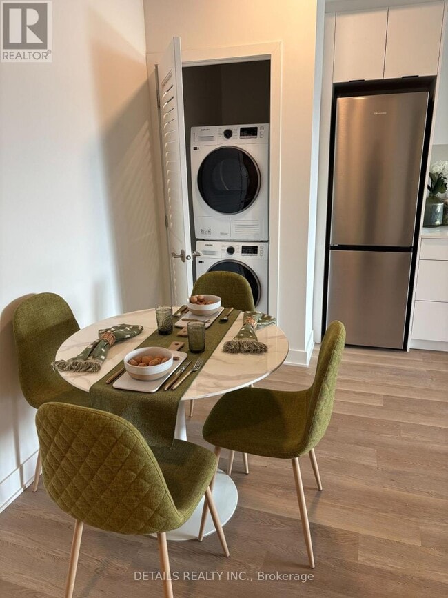 Photo du bâtiment - 1655 Carling Ave