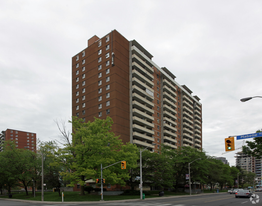 Building Photo - Dundas Mabelle
