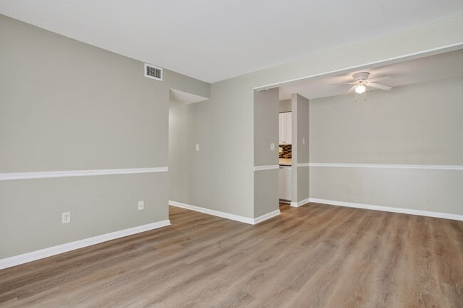Photo - 950 Forestbrook Rd (Myrtle Beach, SC) Apartment