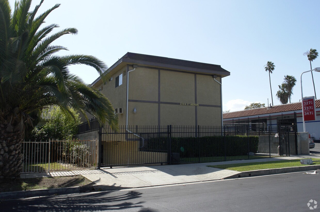 Foto del edificio - 239 N St Andrews Pl