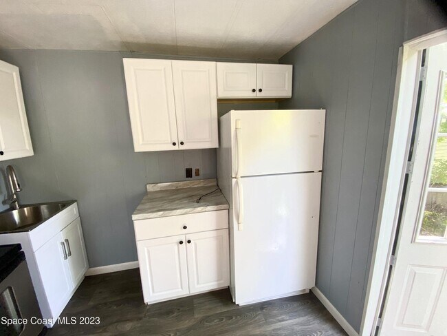 Building Photo - 352 Broadway Blvd