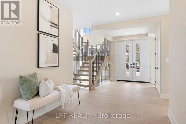 Photo du bâtiment - 15 Briggs Ave