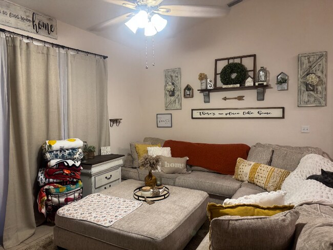 Foto del edificio - 2153 Winterset Dr