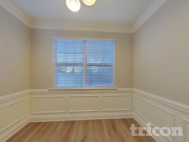 Building Photo - 10759 Traders Ct