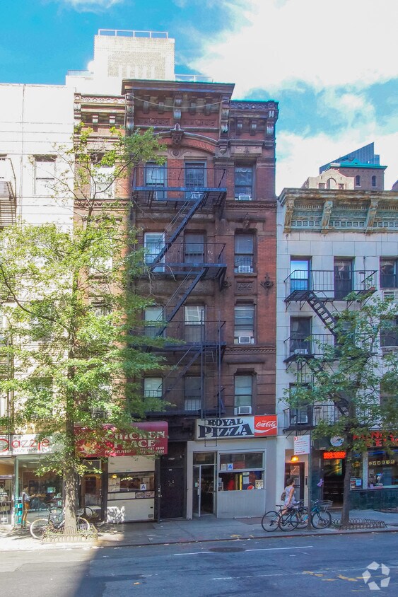 Building Photo - 592 Third Ave