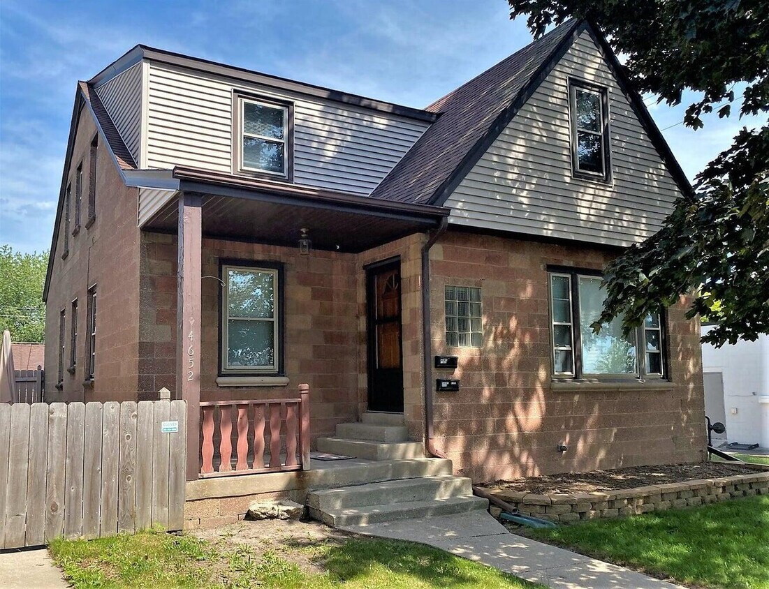 Foto principal - 4652 S Lenox St