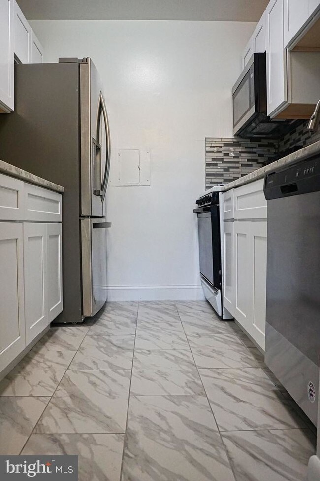 Building Photo - 12413 Braxfield Ct