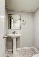 Building Photo - 2120 Wilcrest Dr