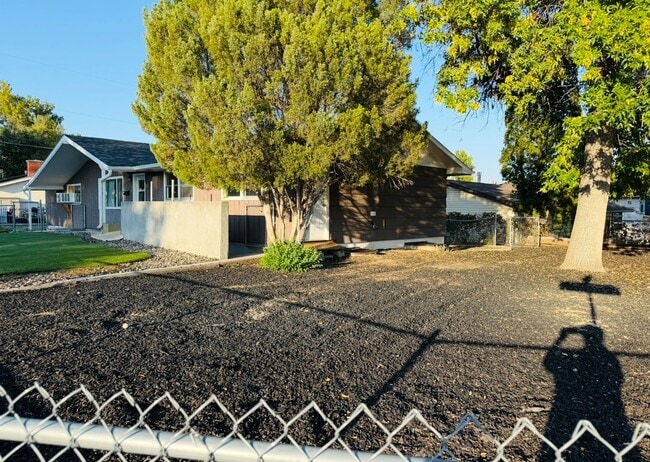 Building Photo - Daycare Center