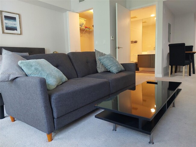 Foto del edificio - 31 SE 6th St