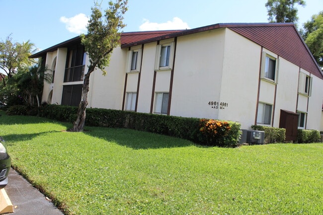 Foto del edificio - 4961 Sable Pine Cir