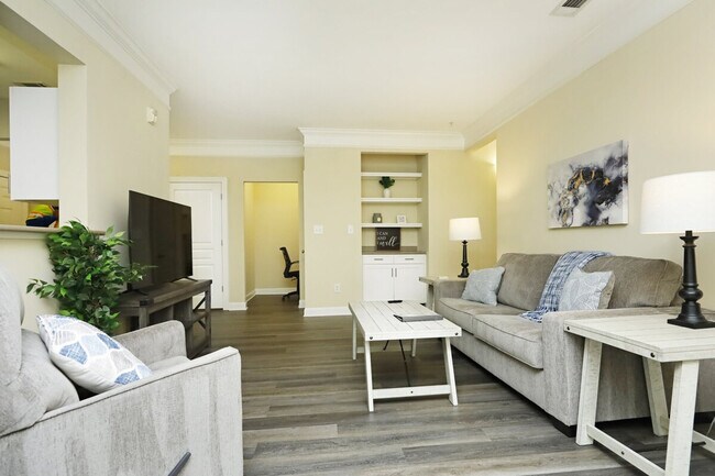 Foto del edificio - 2431 Brisbane Woods Way