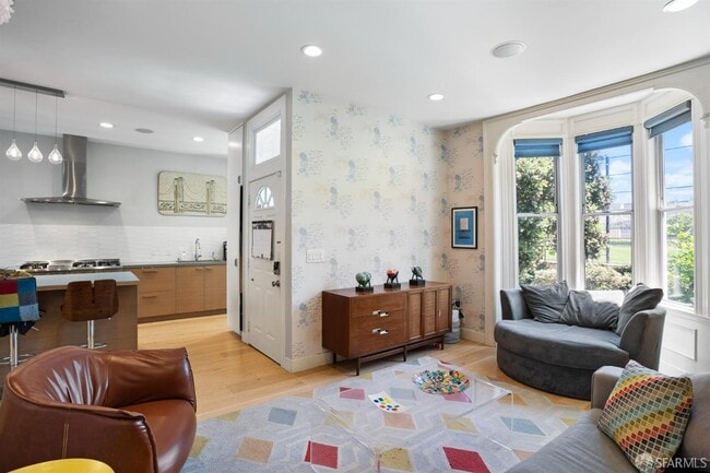 Building Photo - 236 Day St