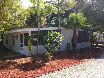 Building Photo - 3000 Areca Ave